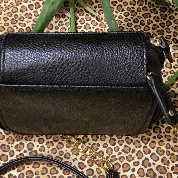 Adorable like new without tags Jessica Simpson crossbody travel bag. - Picture 7 of 9
